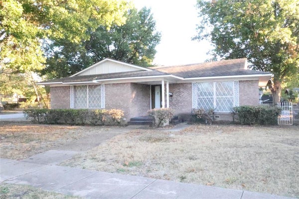 1202 ALAMO LN, GARLAND, TX 75040 - Image 5e3df00b5457892bc9b0d3d4eed6becb/3316848963