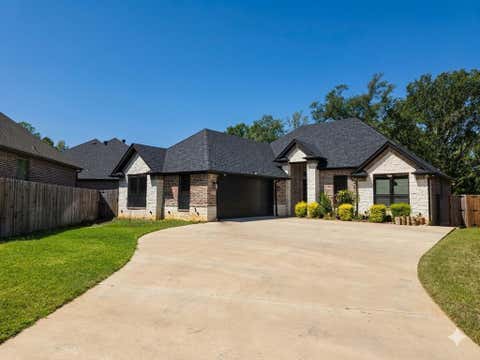 Photo of 11034 Oak Springs Cove, Tyler, TX 75703 (MLS # 21364422)