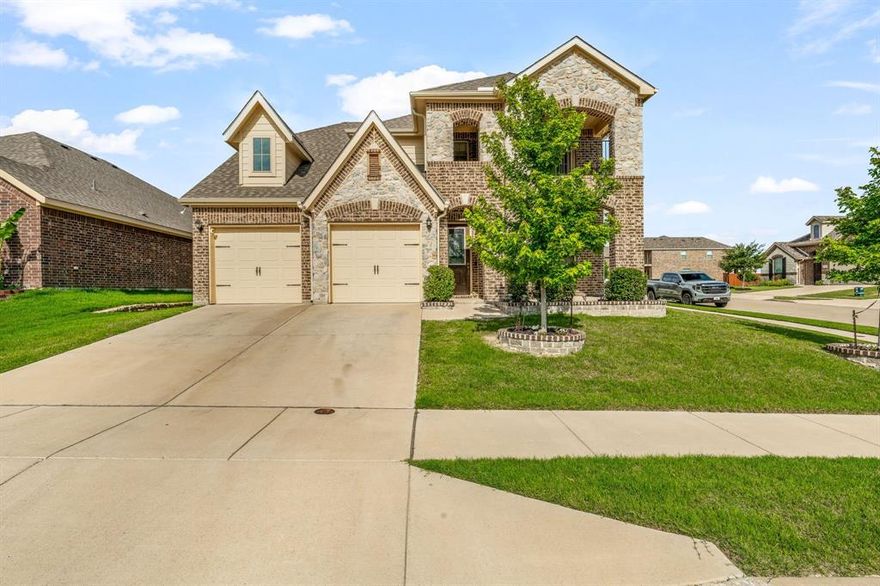 Welcome to this beautifully maintained 4-bedroom, 2.5-bath home built by Impression Homes in 2019,(It’s a Bristol Floor Plan Elevation K Per Impression Homes)perfectly situated on a desirable corner lot in the sought-after Live Oak Creek community. Designed with both comfort and functionality in mind, this home offers a versatile floor plan and modern finishes throughout.The spacious primary suite is conveniently located on the main floor and features a luxurious en-suite bathroom and a massive walk-in closet. A dedicated office provides the perfect space for remote work or study, while two generously sized living areas offer flexibility for entertainment and relaxation.Enjoy open-concept living with a kitchen that flows seamlessly into the main living room—ideal for gatherings and everyday living. Step outside to a large, private backyard with endless potential, whether you are envisioning a garden, play area, or future pool.
Live Oak Creek offers a blend of peaceful suburban living with easy access to Fort Worth’s amenities. Residents enjoy resort-style features including a sparkling community pool, clubhouse, splash park, scenic trails, and recreational areas. Plus, you’re just minutes from popular lakes perfect for boating and fishing.With its west-facing front and spacious layout, this home is the perfect place to enjoy Texas sunsets, make lasting memories and for you to call home!