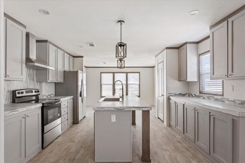 201 N Carpenter Street Mart TX 76664