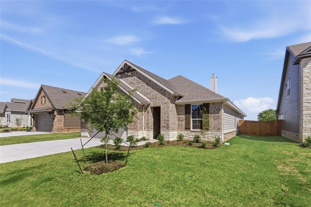 Photo of 1233 Sabine River Lane, Springtown, TX 76082 (MLS # 21251897)