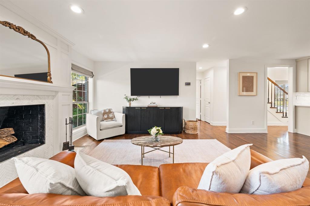 7853 El Pensador Drive