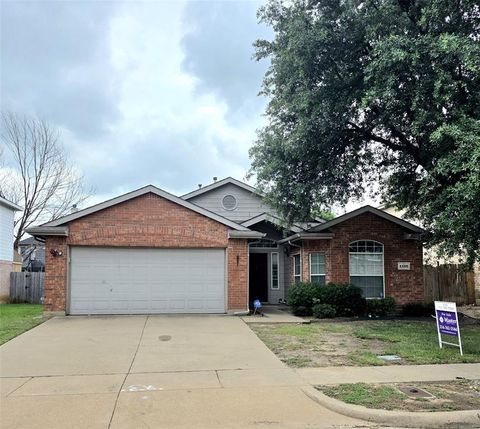 Photo of 4425 Chaparral Creek Drive, Fort Worth, TX 76123 (MLS # 21301714)