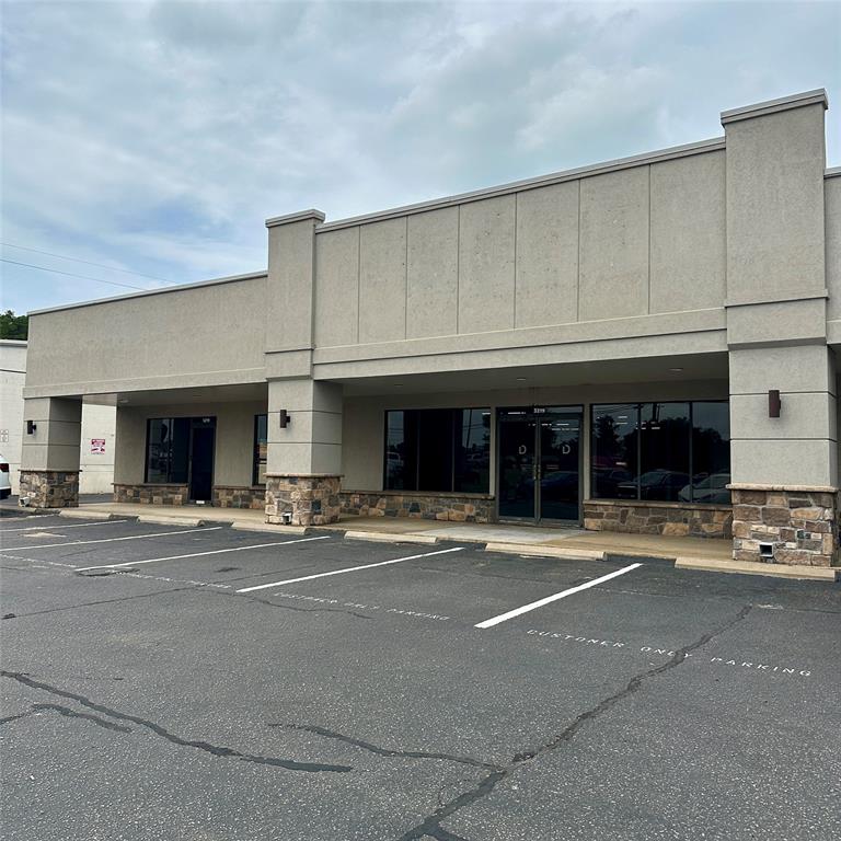 FENTON MOTORS ADDN - Commercial Lease