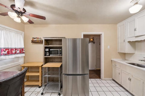 Tiny photo for 2928 Aster Street, Dallas, TX 75211 (MLS # 21394222)
