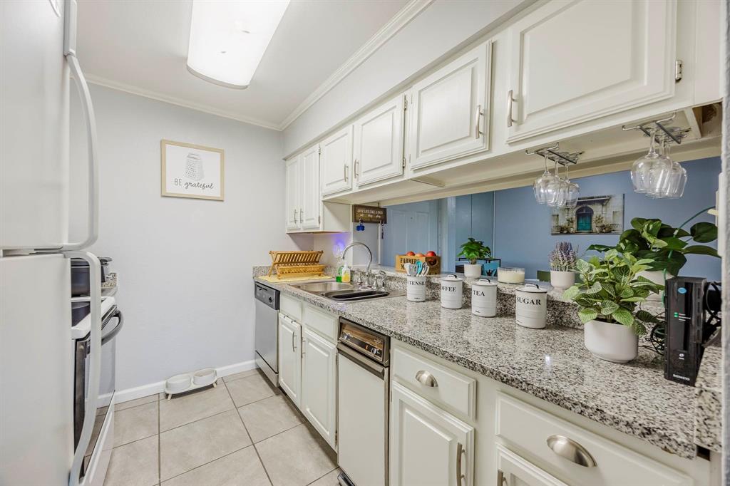 Cambridge Condos Ph 01 03 - Residential