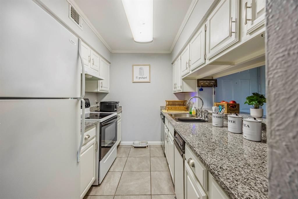 Cambridge Condos Ph 01 03 - Residential