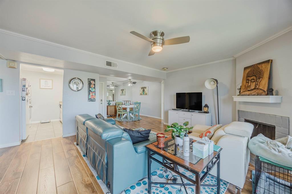 Cambridge Condos Ph 01 03 - Residential