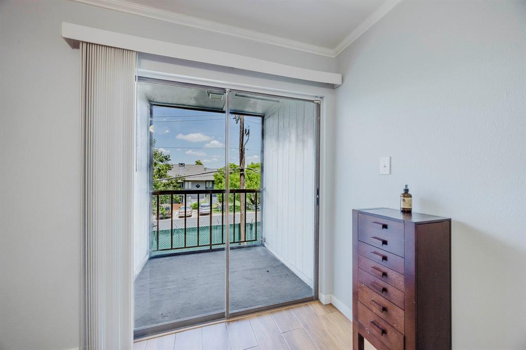 Cambridge Condos Ph 01 03 - Residential