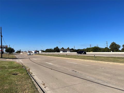 Tiny photo for 710 E Interstate 30 Fwy #B, Garland, TX 75043 (MLS # 20188763)