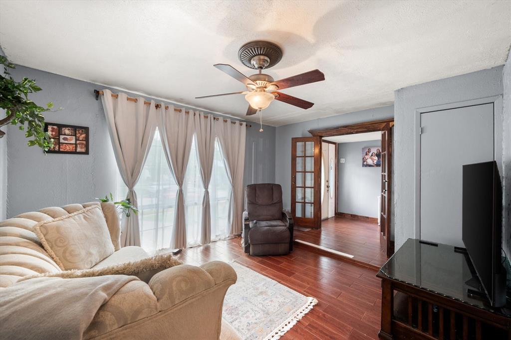 609 Columbine Lane