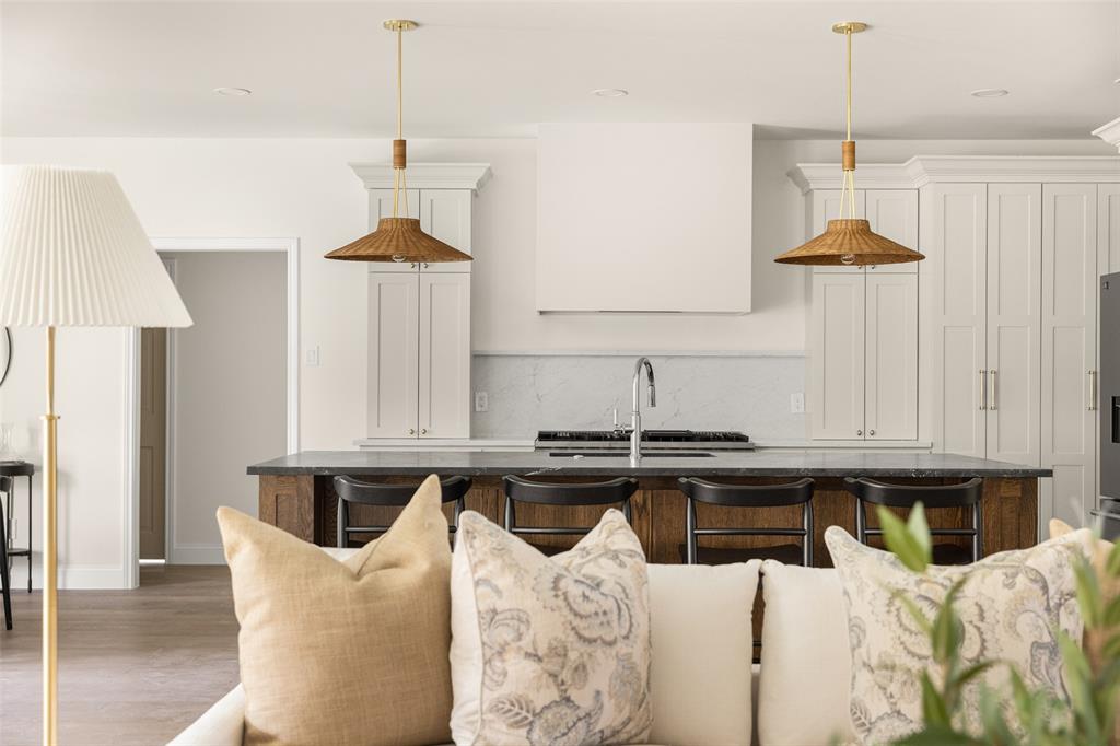 5824 Gallant Fox Lane