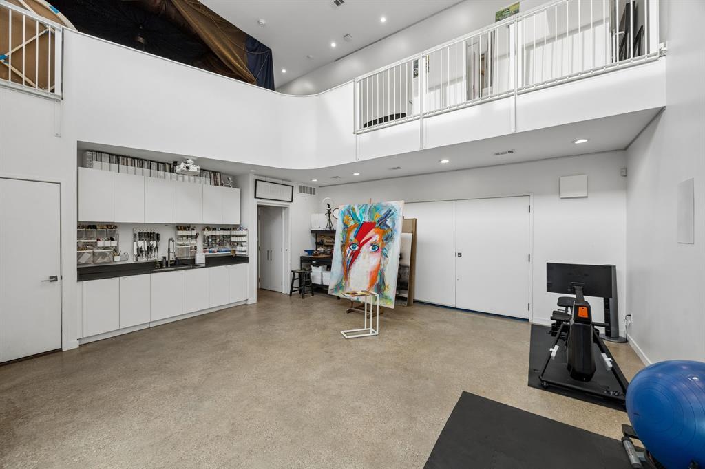 Ross Ave Annex - Residential