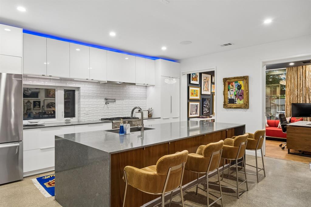 Ross Ave Annex - Residential