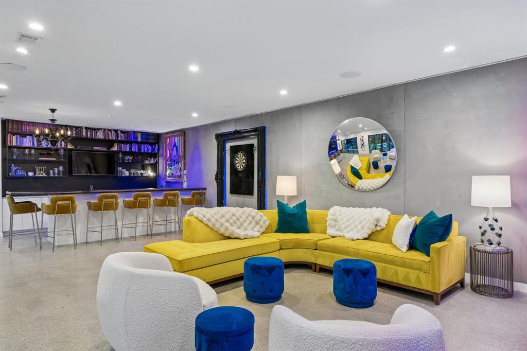 Ross Ave Annex - Residential