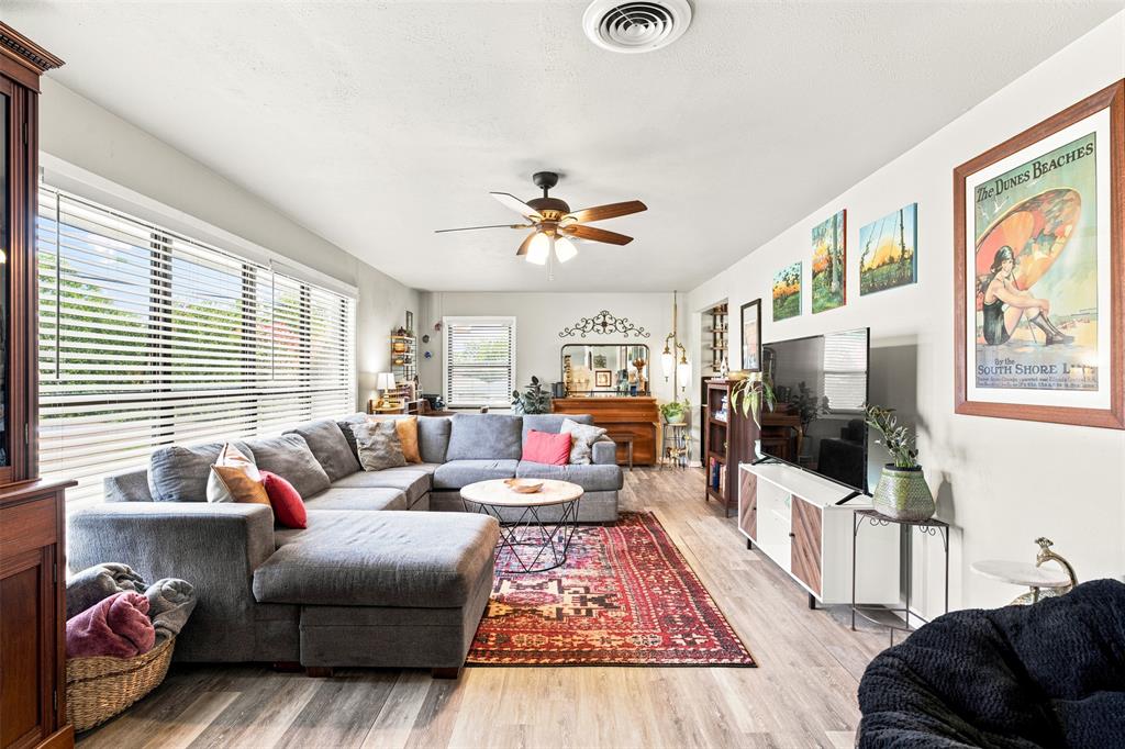 627 Bellaire Drive