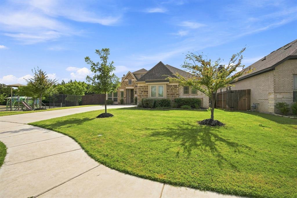 1738 Summer Lane
