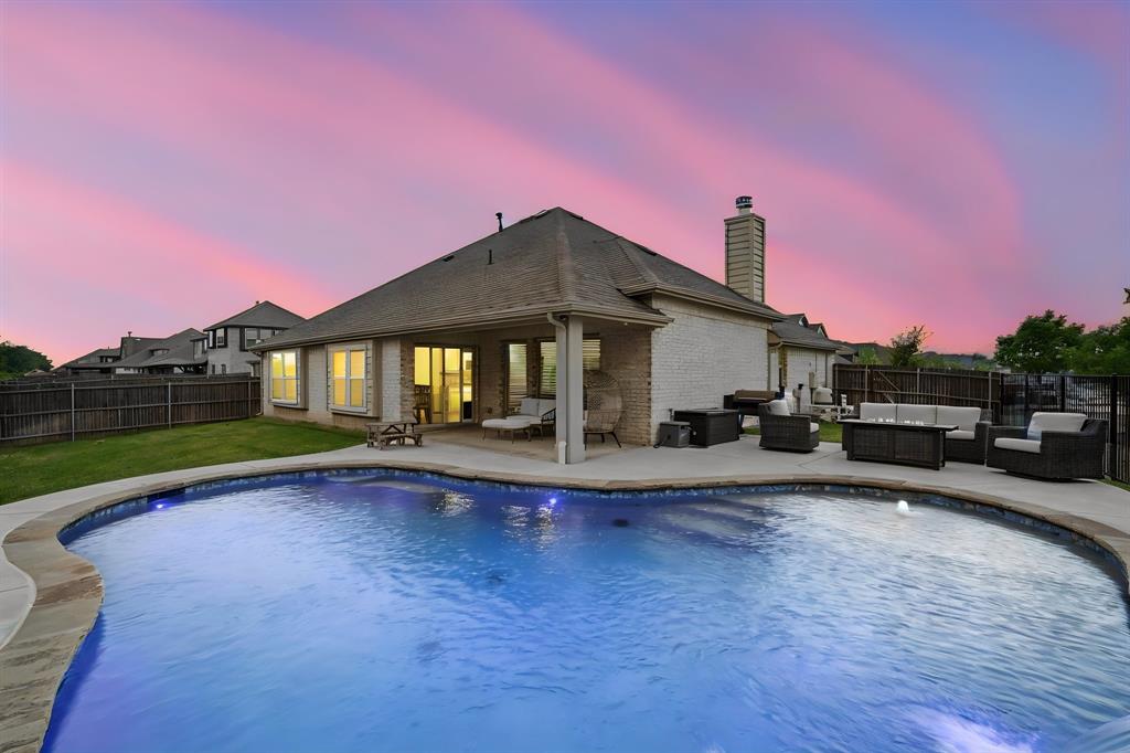 1738 Summer Lane