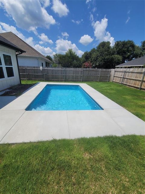 5814 Belaire Circle Granbury TX 76048