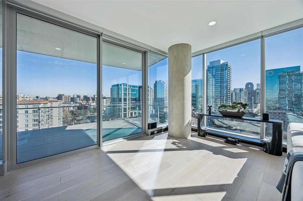 3130 N Harwood Street 1606