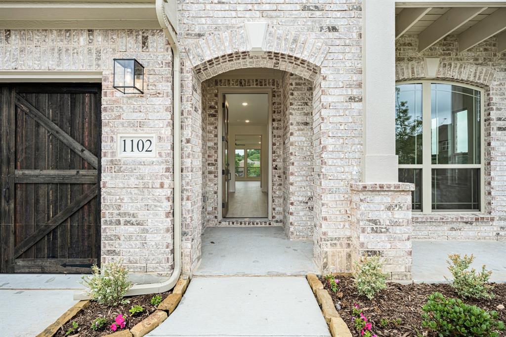 1102 Peacock Lane