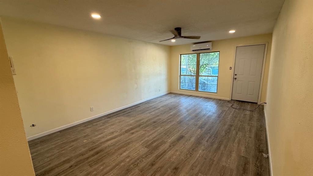 5065 Ridglea Lane 1009