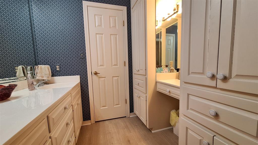 Club Manor - Residential