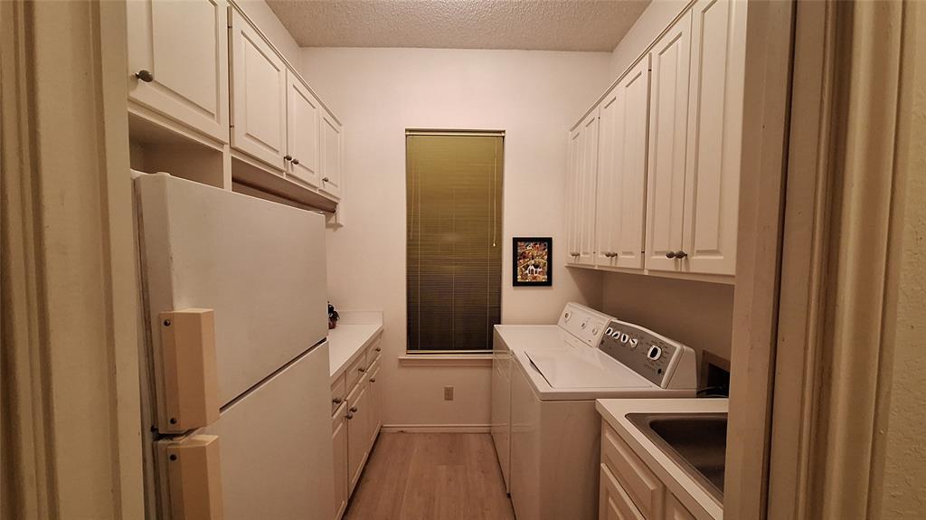 Club Manor - Residential