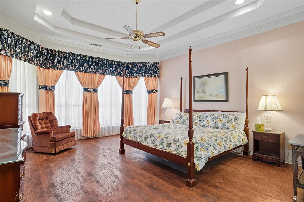 Club Manor - Residential