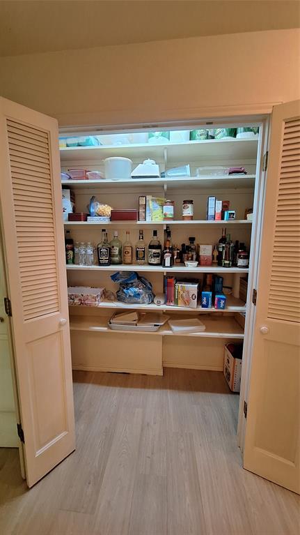 Club Manor - Residential