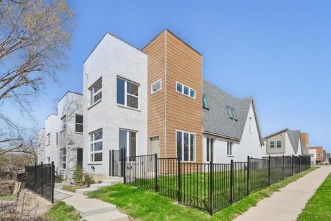 Photo of 306 Oakbend Drive, Lewisville, TX 75067 (MLS # 21223936)