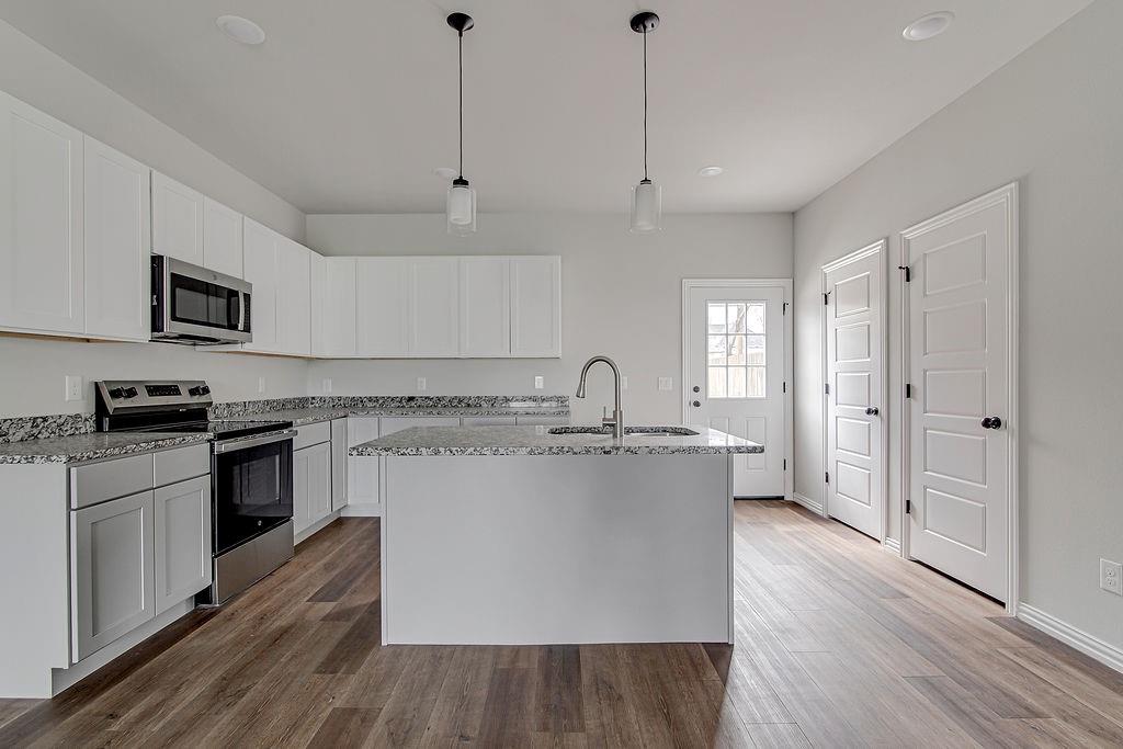 Hyde Jennings - Residential Income