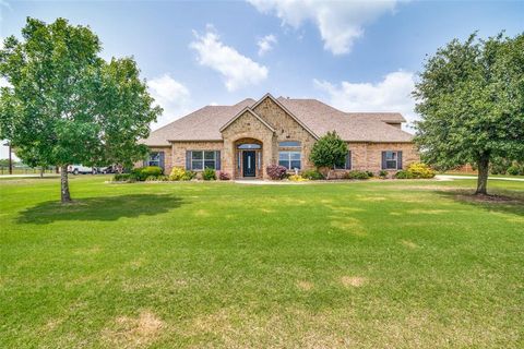 Photo of 2635 Laurel Oaks, Royse City, TX 75189 (MLS # 21244221)