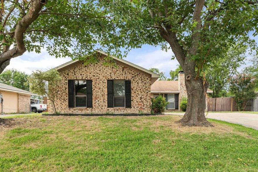 Adorable home in Garland ready for it's new owner! Great price for first time buyers or investors. Home has three bedrooms and two full bathrooms. Two car garage! Large living area is light and bright with vaulted ceilings and cozy fireplace! New carpet throughout, so much to love. You will want to call this house, HOME!