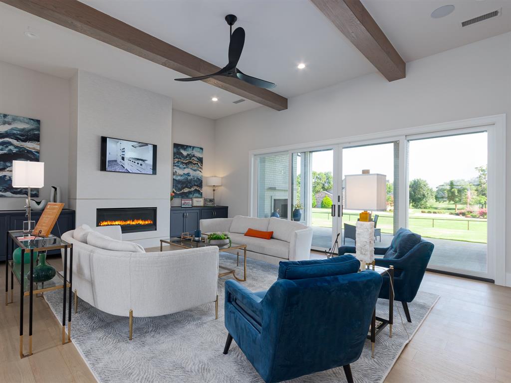 1305 Old James Court