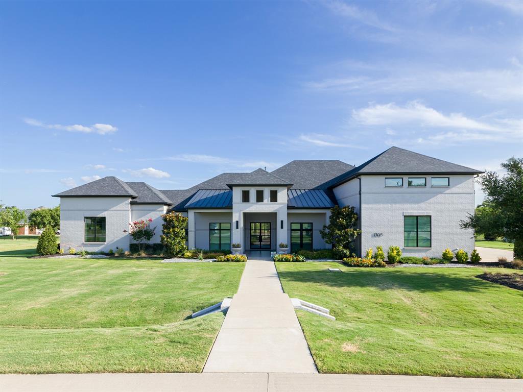 1305 Old James Court