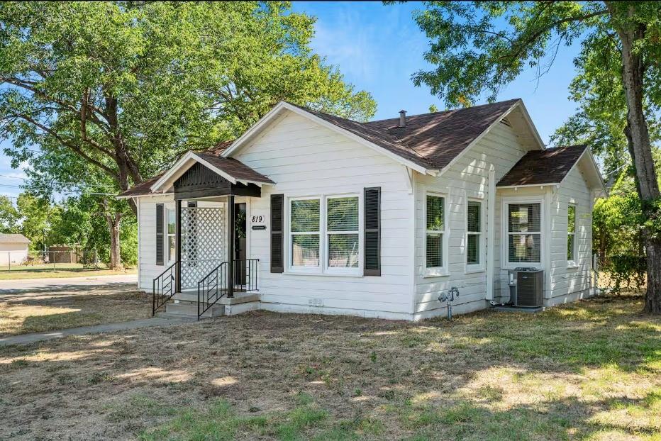 ROSE & YATES ADDITION Block 2 Lot 1 - Residential