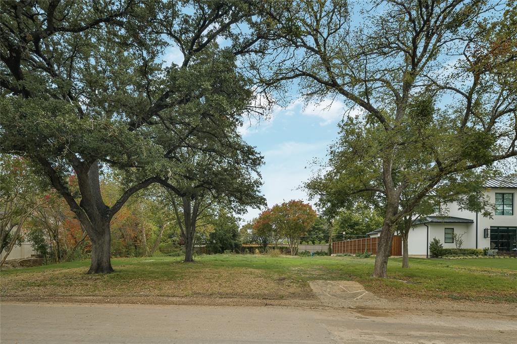 Manchester Downs - Land