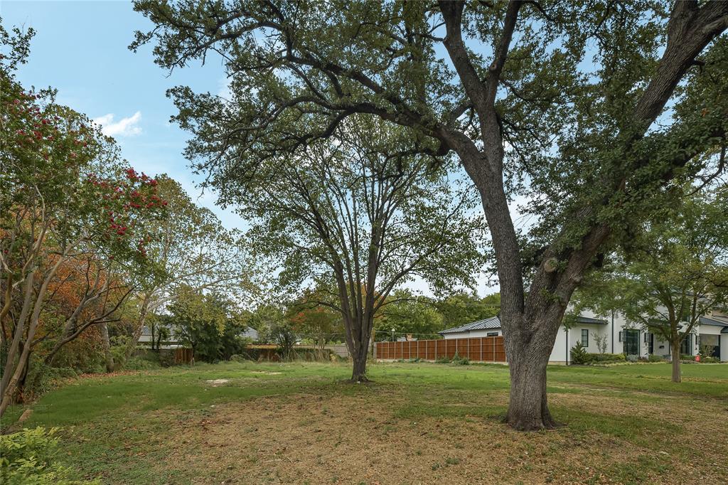 Manchester Downs - Land