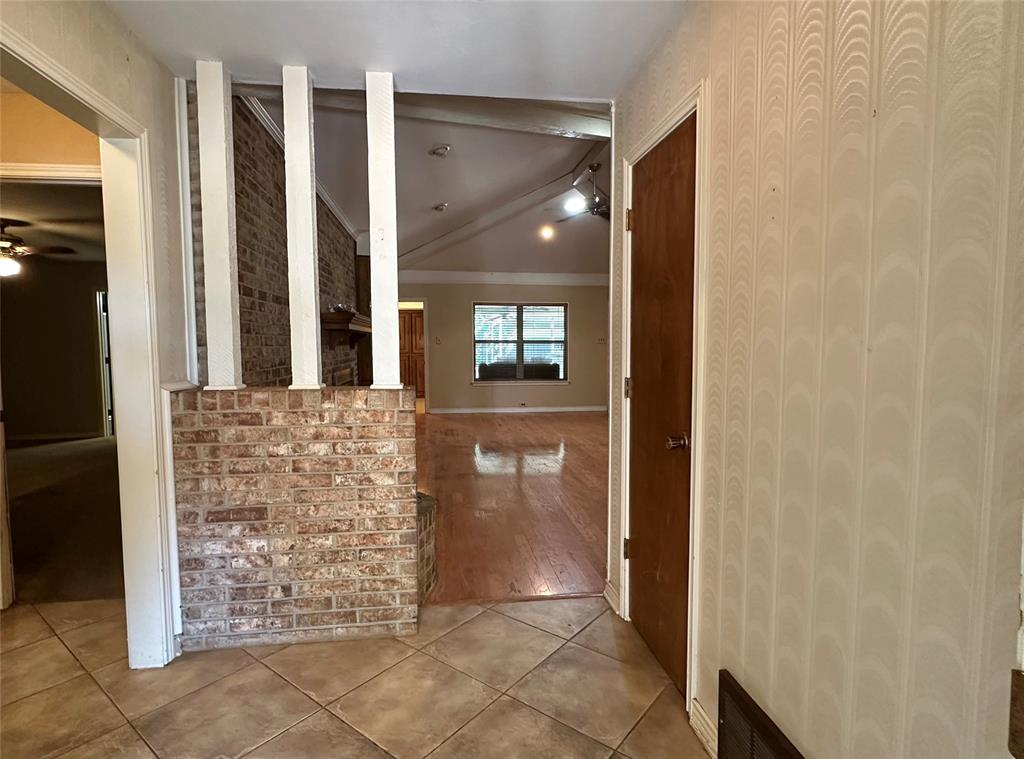 1833 Anna Drive