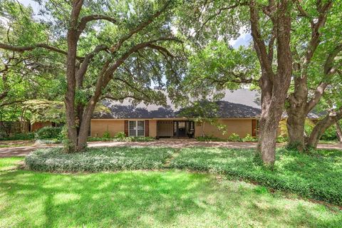 4208 Warnock Court Fort Worth TX 76109