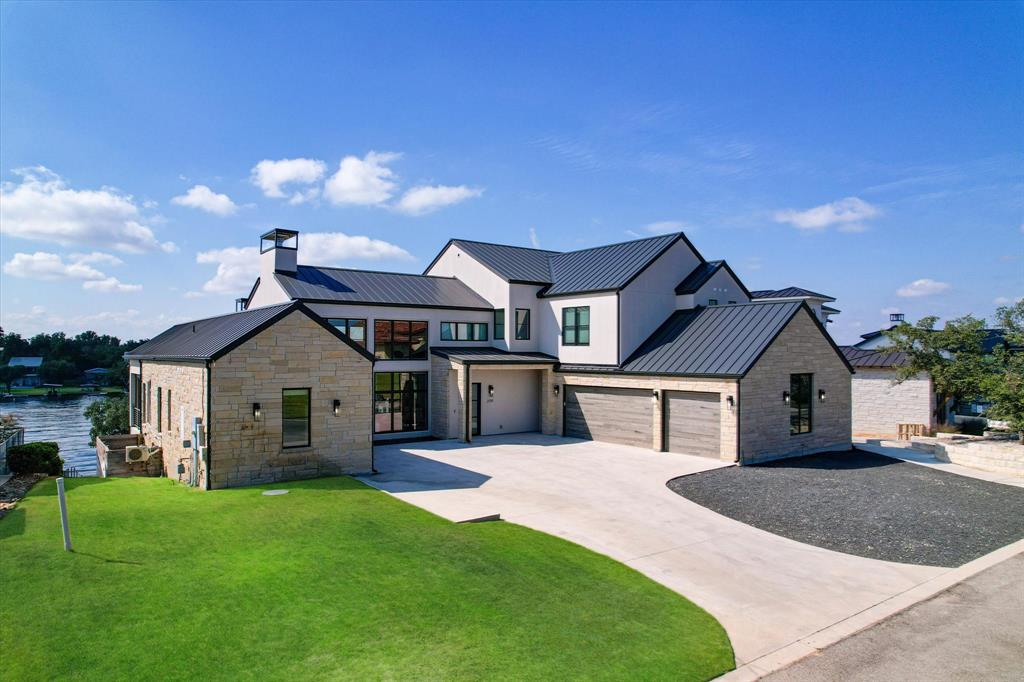 Legendary Estates On Lake Lbj - Residential