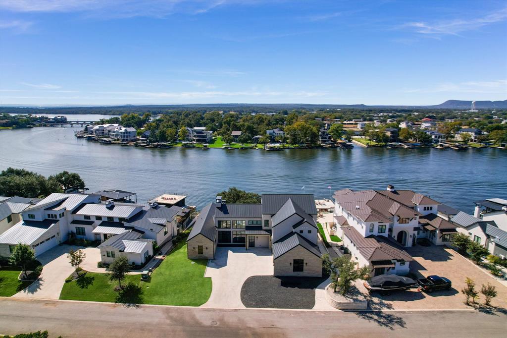 Legendary Estates On Lake Lbj - Residential