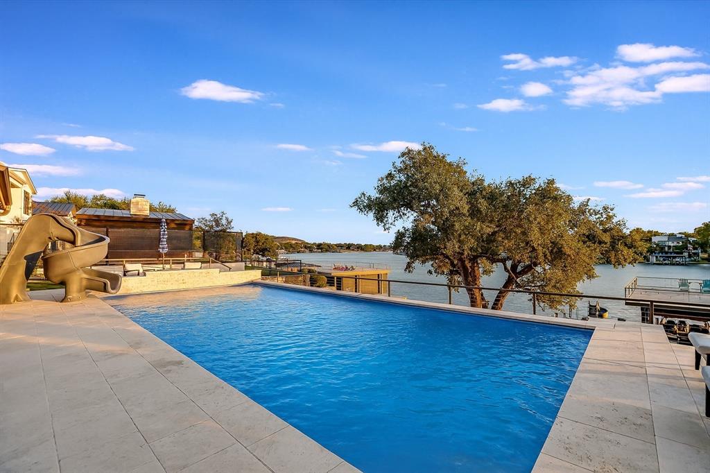 Legendary Estates On Lake Lbj - Residential