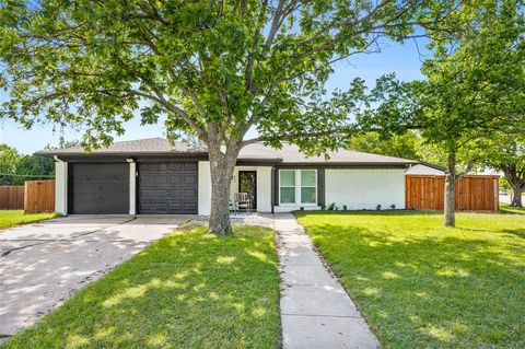 Photo of 500 Hilldale Drive, Aledo, TX 76008 (MLS # 21275137)
