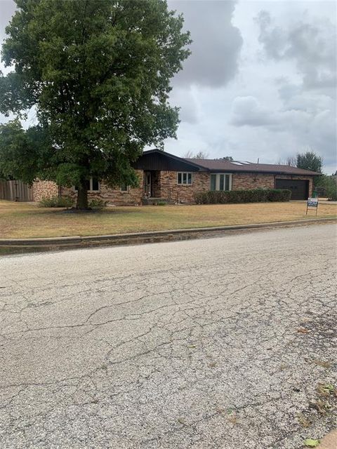 A home in Quanah