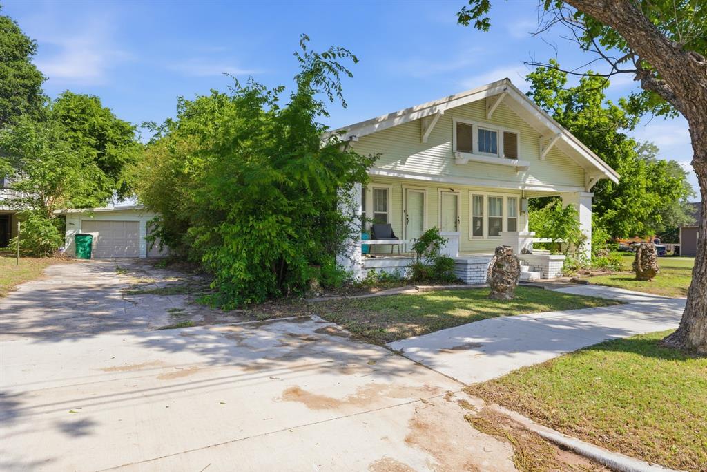 817 W Long Street