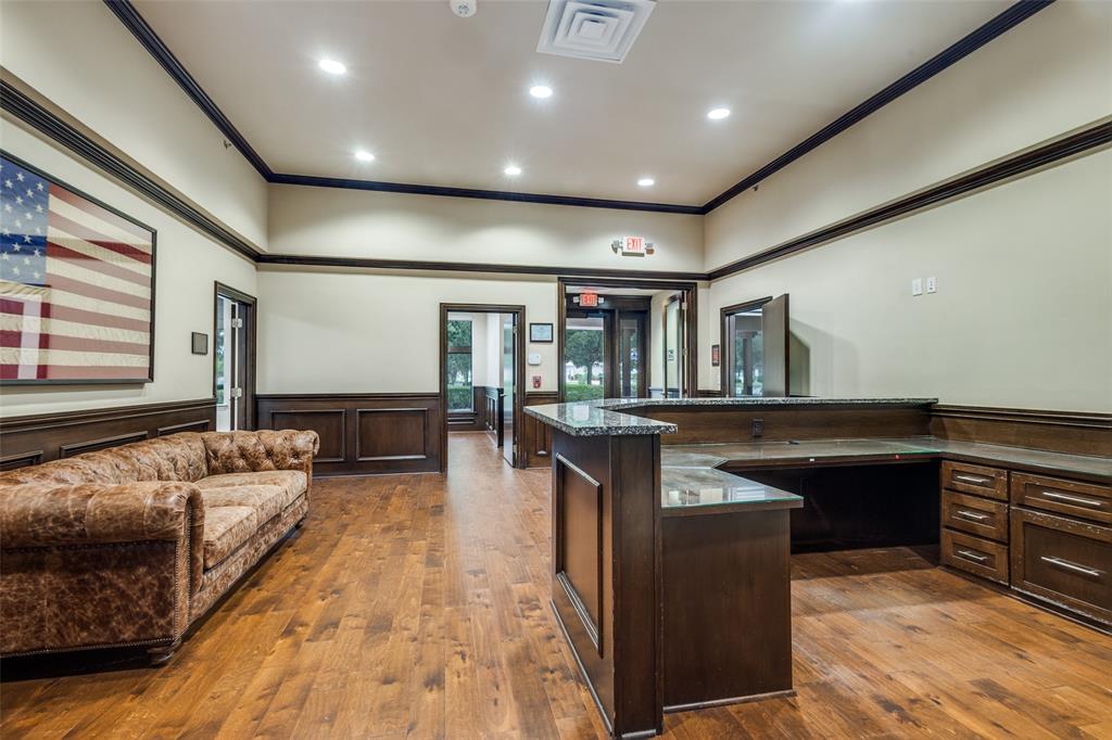 6200 STONE HILL FARMS Parkway