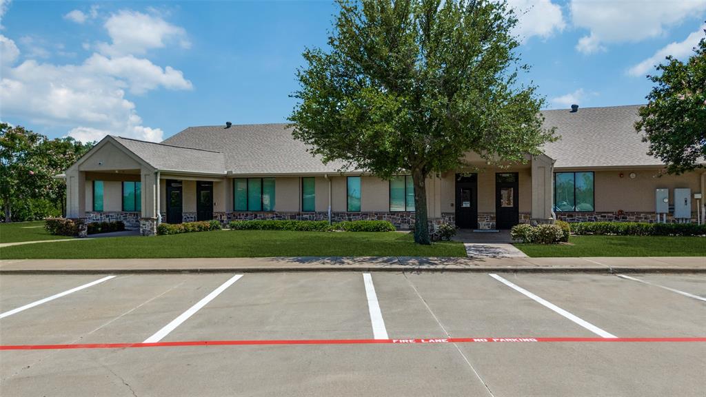 6200 STONE HILL FARMS Parkway
