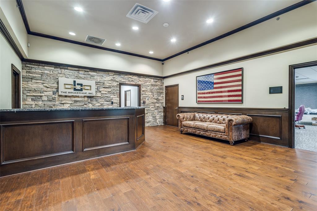 6200 STONE HILL FARMS Parkway